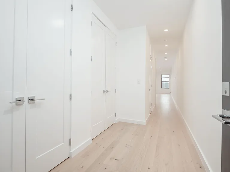 340 W 2nd St #9 — Photo 39