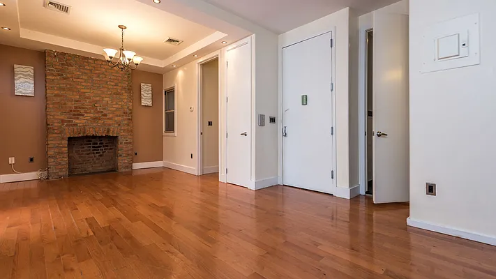 Rented by Nooklyn NYC LLC | media 27