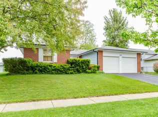 969 Wisconsin Ln, Elk Grove Village, IL 60007