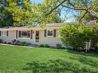 1886 Maiden Ln, Saint Joseph, MI 49085