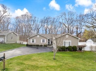 30 Harvest Ln, Milford, CT 06461