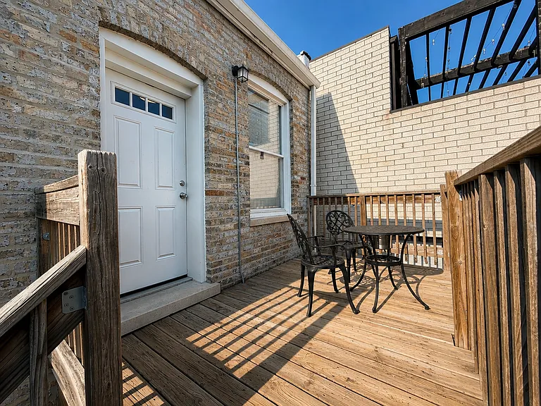 2035 W Cortland St #3 — Photo 9