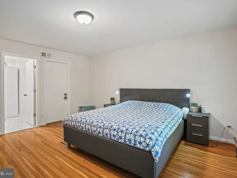 6117 Larstan Dr — Photo 16