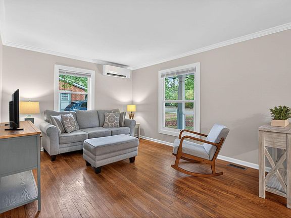 3rd image of 232 Fairview Rd