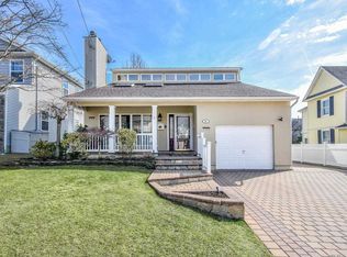 50 Avenue B, Port Washington, NY 11050