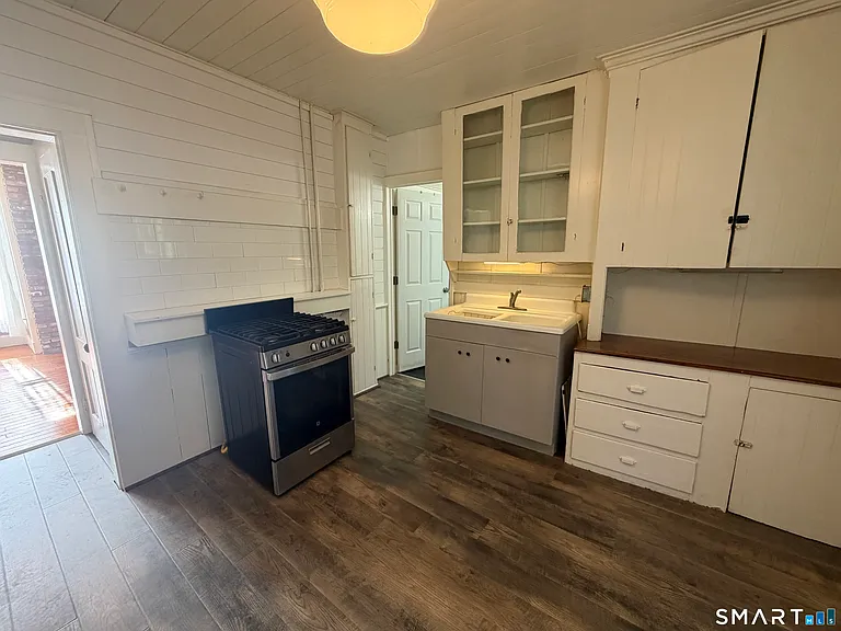 31 Woodruff Ave #1 — Photo 2