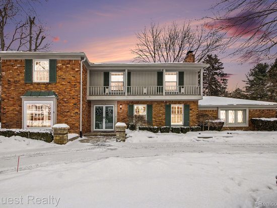 3872 Peabody Dr, Bloomfield Hills, MI 48302
