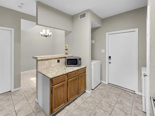 1620 Wellington Pl #303 — Photo 10