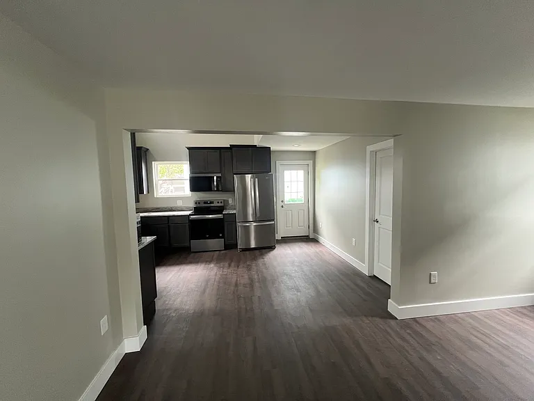 13 Columbia Ave — Photo 12
