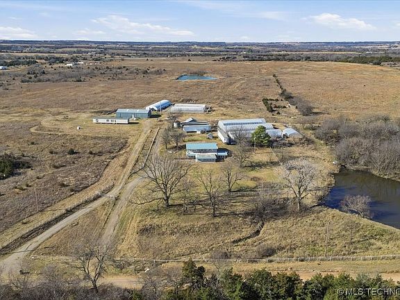 4th image of 760707 S County Road 3520 Rd