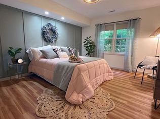 380 Coburn Ave APT 2, Worcester, MA 01604