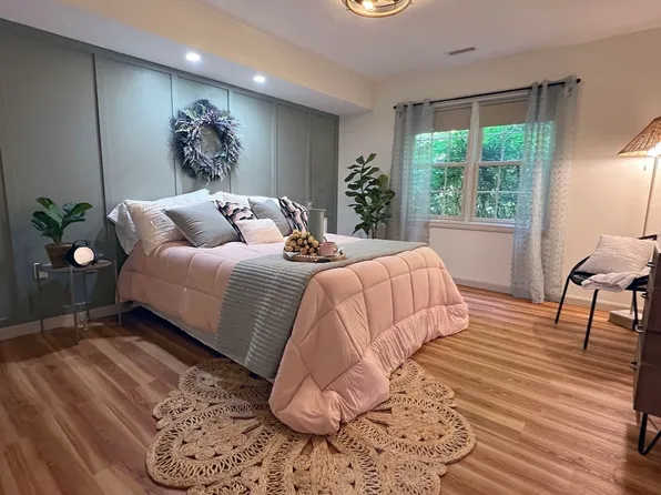 380 Coburn Ave APT 2, Worcester, MA 01604