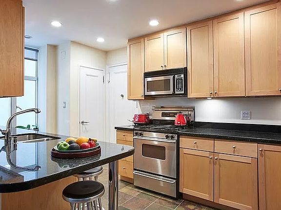 3rd image of 435 E 57th St #11C