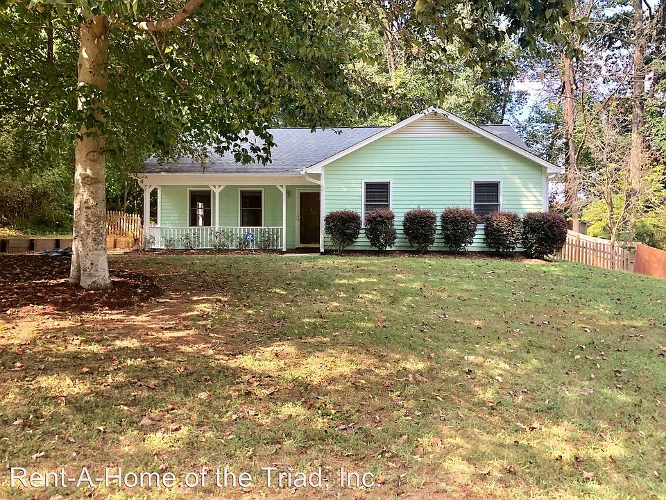 2nd image of 3802 Bardwell Pl