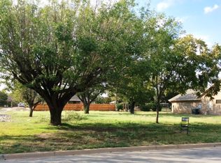 1411 N Reagan St, West, TX 76691