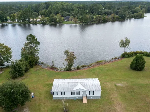 708 Spring Lake Dr, Folkston, GA 31537