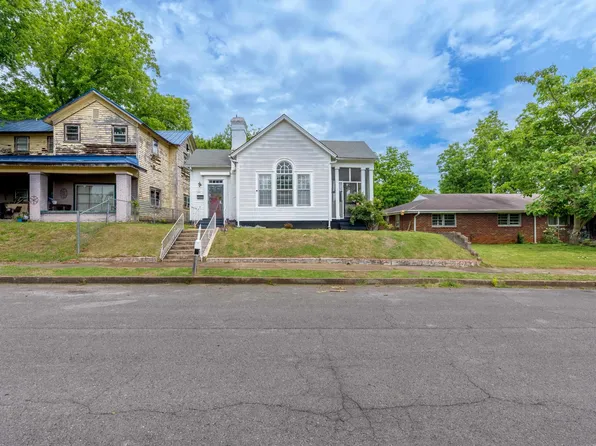 1104 Nashville Ave, Sheffield, AL 35660