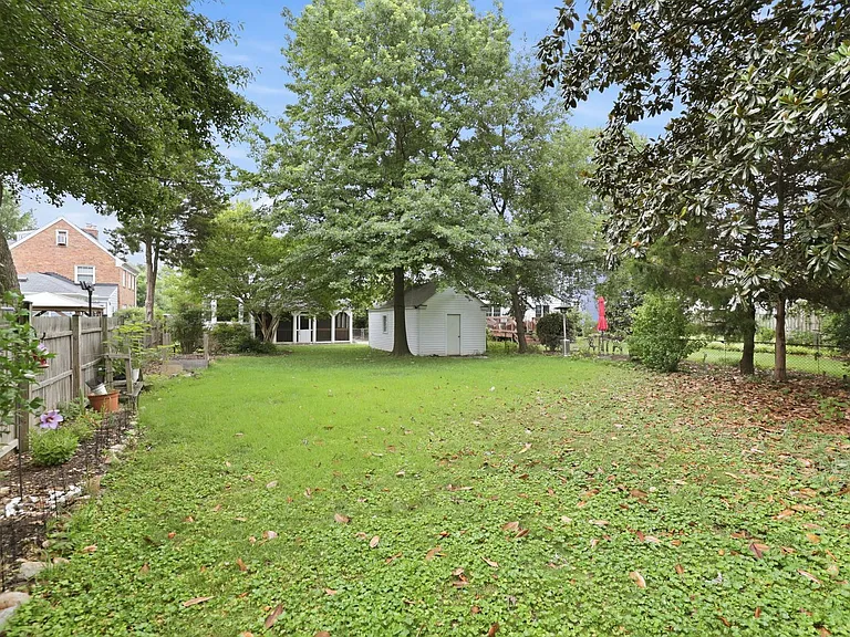 812 S Glebe Rd — Photo 23