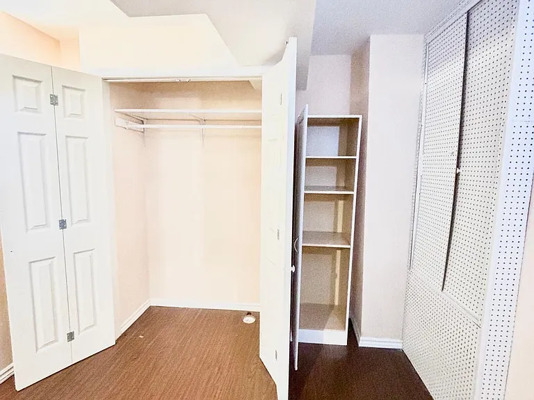 49 Inlet Bay Dr W — Photo 32