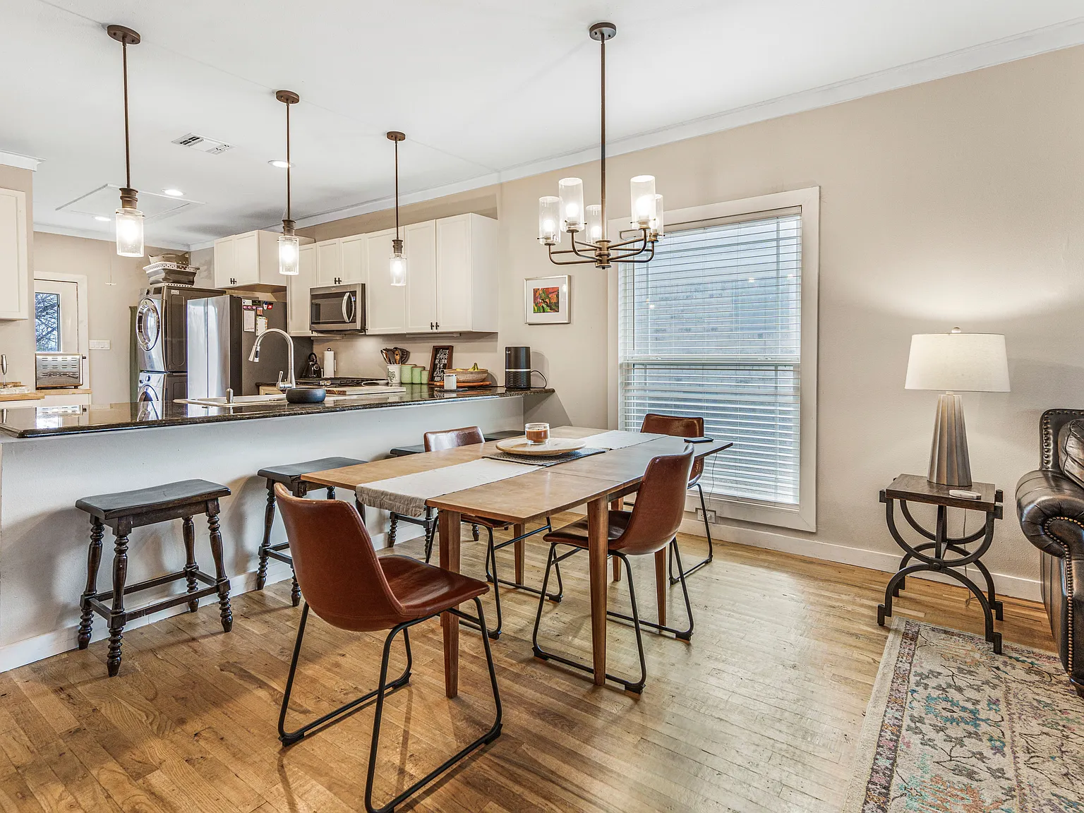 3 bed, $2,832 — Photo 3