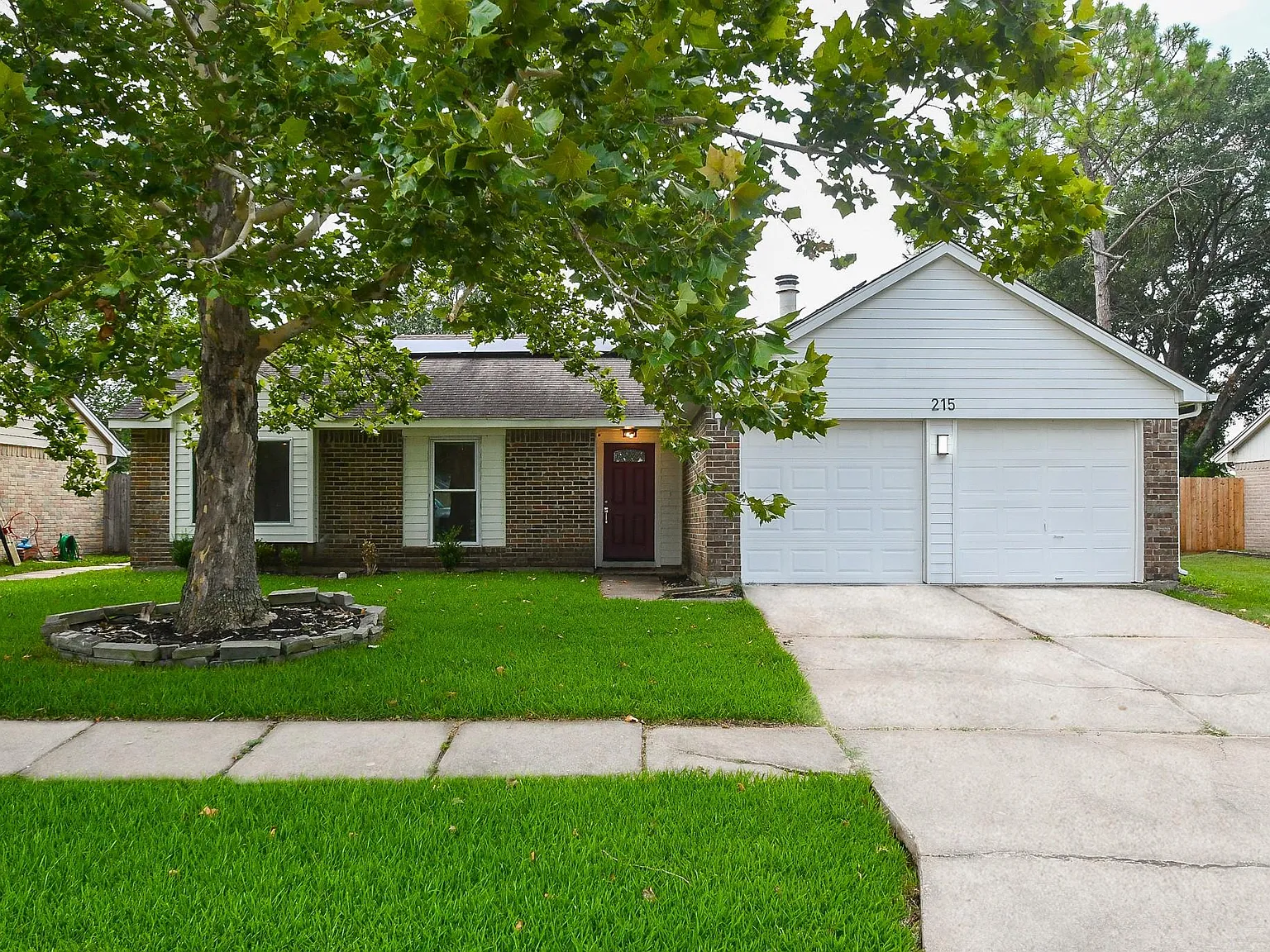 4 bed, 2.0 bath, 1517 sqft, $2,000 — Photo 2