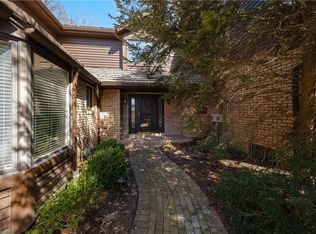 18 Lasalle Ct SE, North Canton, OH 44709