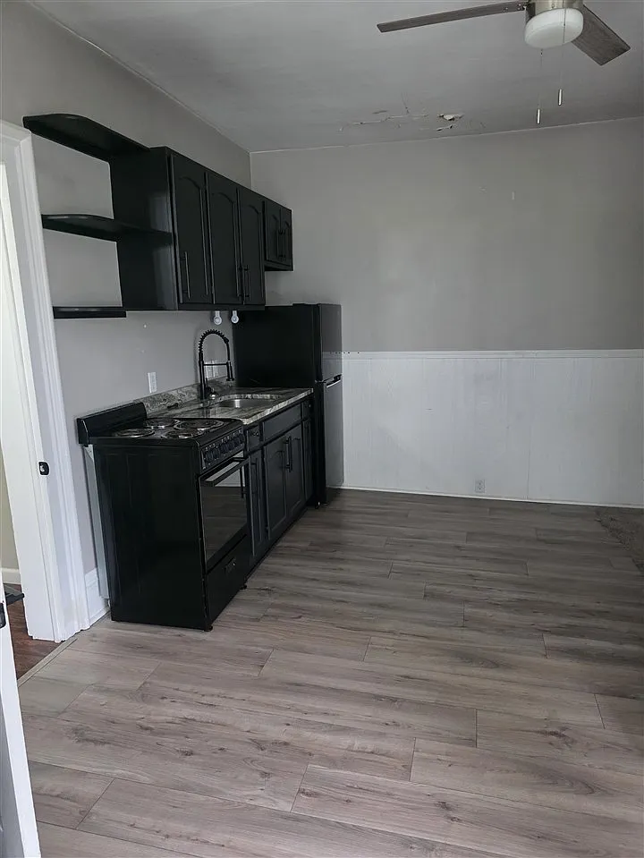 1 bed, 1.0 bath, 250 sqft, $1,200 — Photo 4