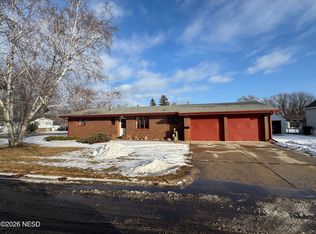 348 7th St NE, Watertown, SD 57201