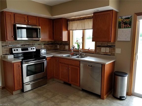 2nd image of 932 Orchard Bend Dr