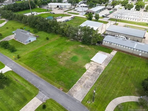 2116 N Calcasieu Dr, Lake Charles, LA 70605