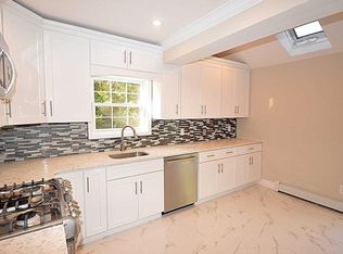4 Addison Ln, Greenvale, NY 11548
