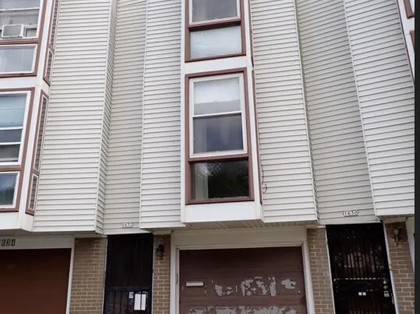 1632 North Mayflower COURT, Milwaukee, WI 53205