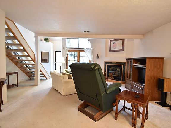 5th image of 1153 Red Tail Hawk Ct Unit 4