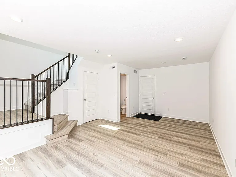 13817 Gatsby Dr — Photo 3