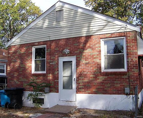 2nd image of 8352 Fullerton Ave