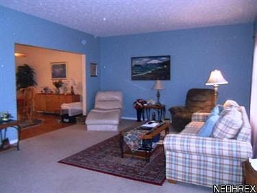 3rd image of 3914 Hilltop Dr