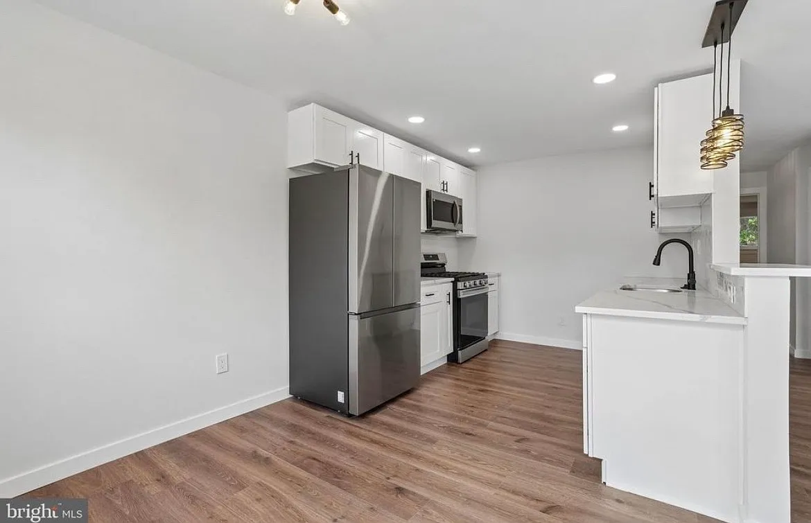 2 bed, $2,000 — Photo 3