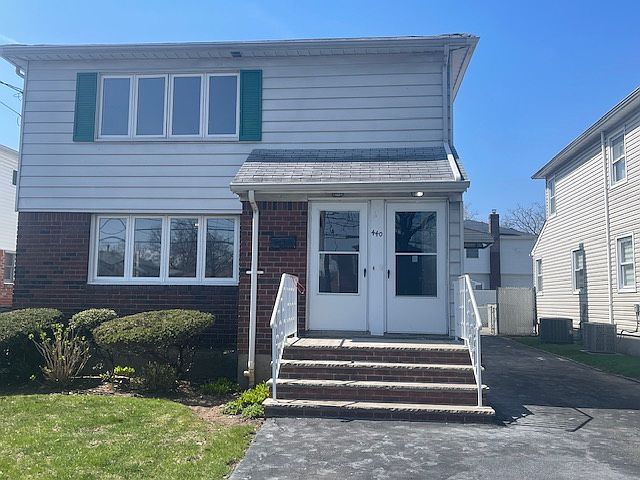1st image of 440 Tysens Ln #2