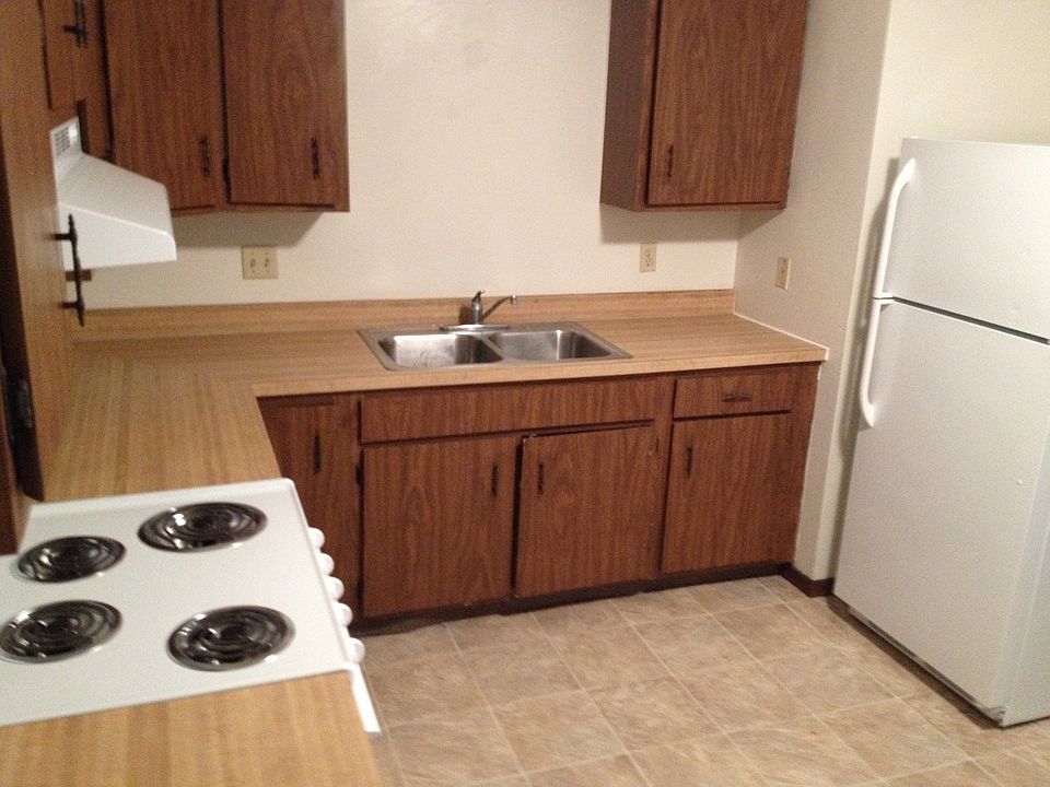 1st image of 4566 Governors Dr APT 4