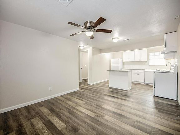 2nd image of 4726 Carmen St #B