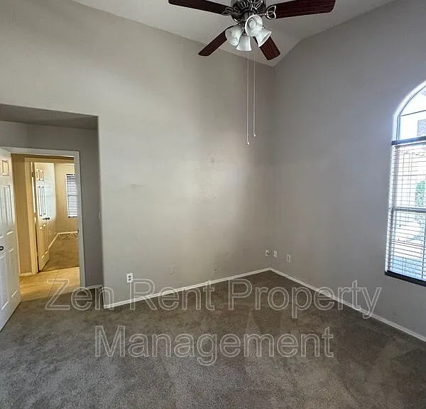 5913 W Mercury Way — Photo 8