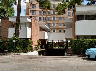 513 S Post Oak Ln APT 5, Houston, TX 77056