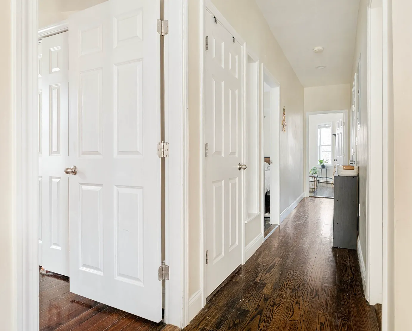 3 bed, 1200 sqft, $3,200 — Photo 4