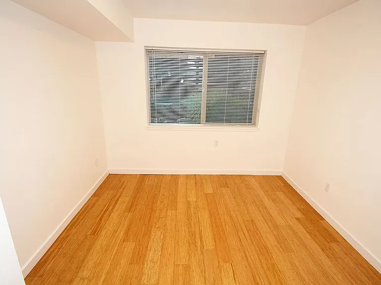 Ballard Flats Apartments — Photo 8
