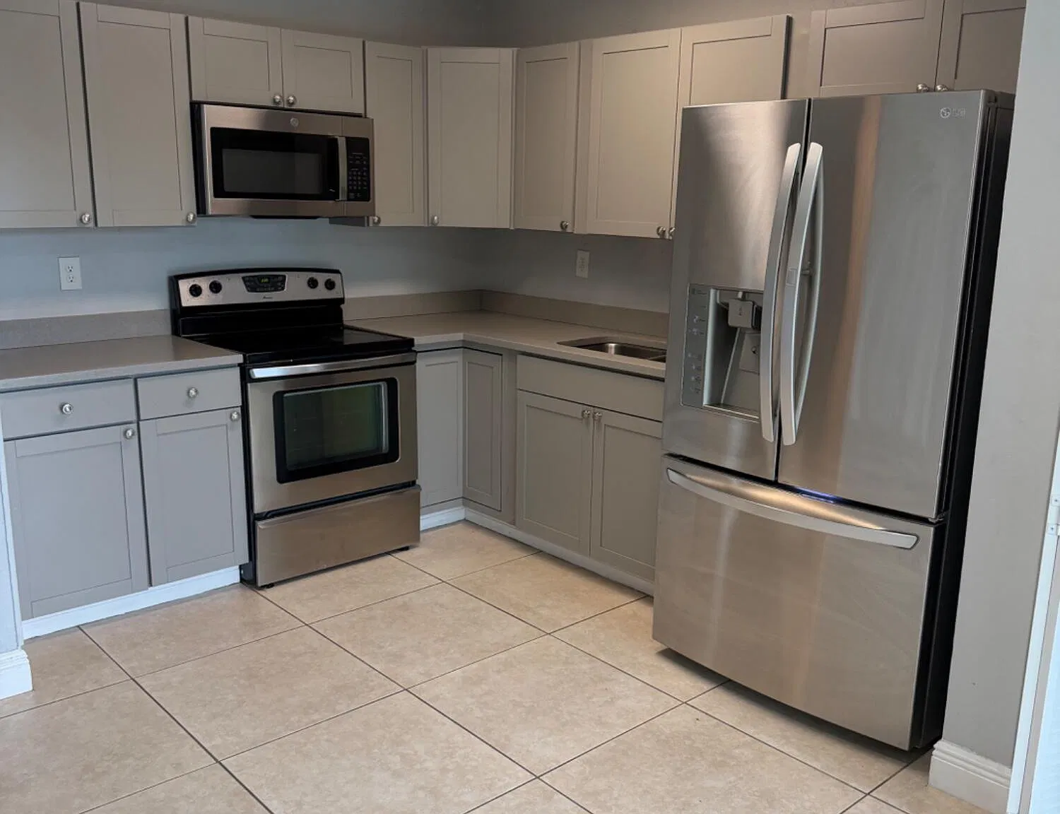 3 bed, 2.0 bath, 1019 sqft, $2,650 — Photo 1