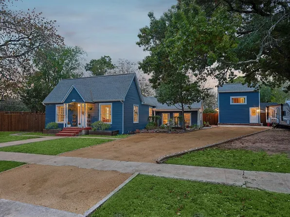 136 E Umphress St, Van Alstyne, TX 75495