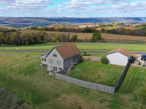 61735 Mississippi View Lane, Eastman, WI 54626