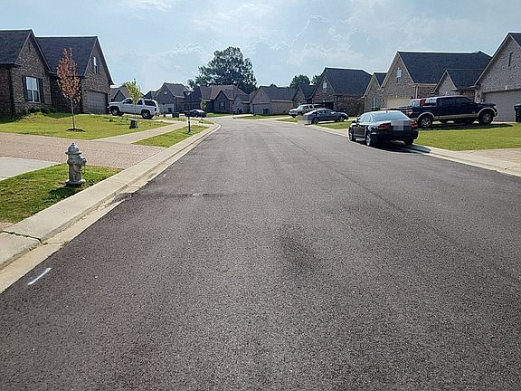 5th image of 1568 Miskelly Dr