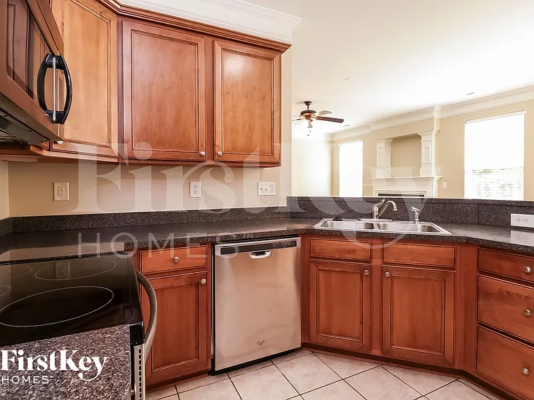 8019 Bushy Creek Dr — Photo 8
