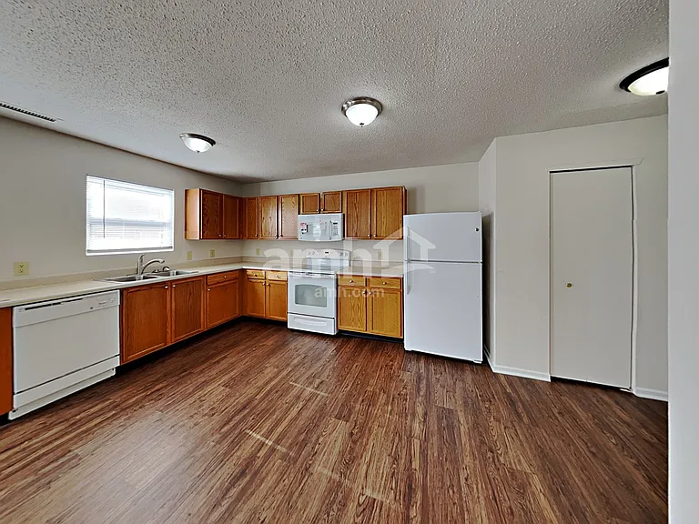 8459 Wanda Lake Dr — Photo 3